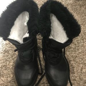 Snow boots size 6